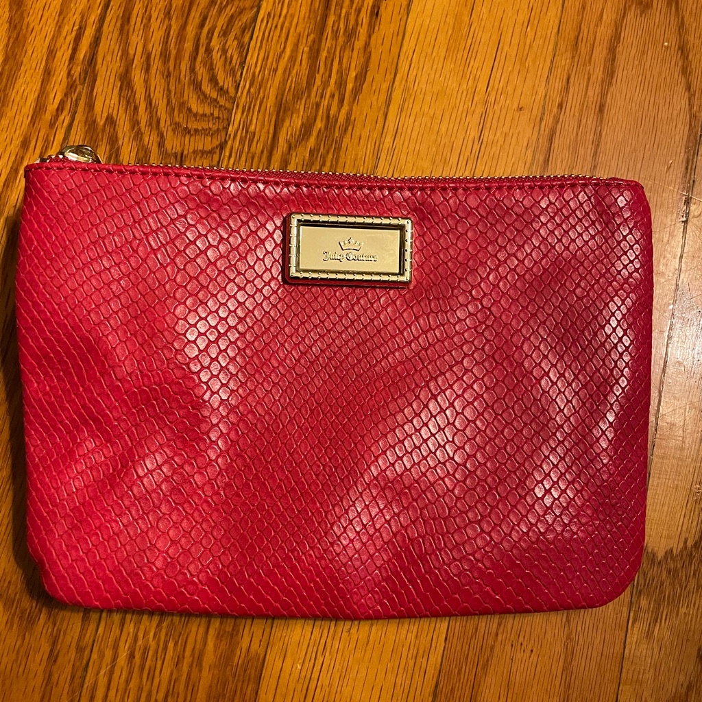 Nwot Juicy Couture Zippered Faux Leather Pouch